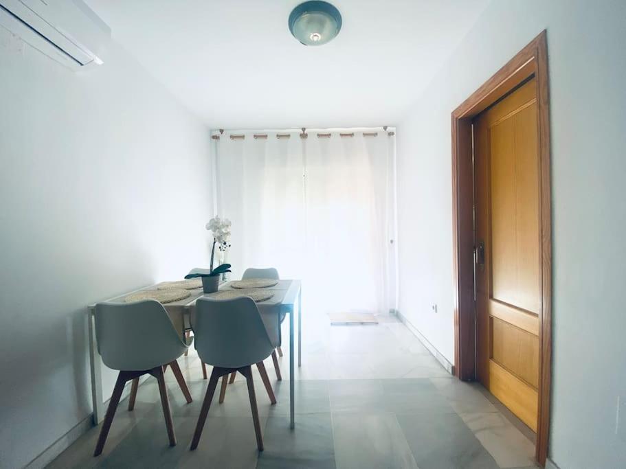 Apartamento De Dos Dormitorios En Almeria. Buitenkant foto