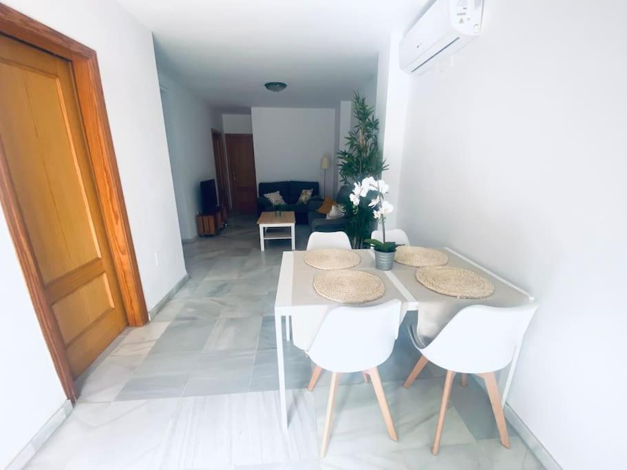 Apartamento De Dos Dormitorios En Almeria. Buitenkant foto